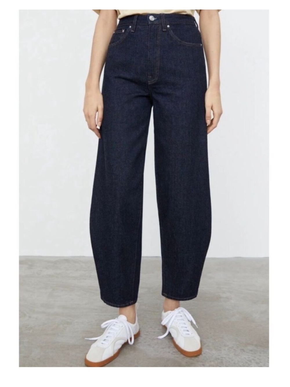 Toteme Barrel leg jeans dark wash